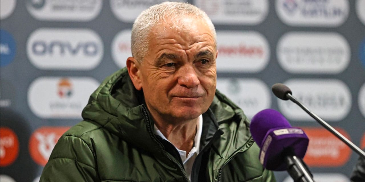 Rıza Çalımbay'dan futbolcularına sert sözler: Gelen tehlikeyi açıkladı