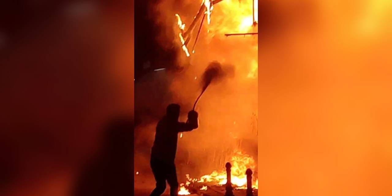 Kadıköy'de iş yeri alev topuna döndü