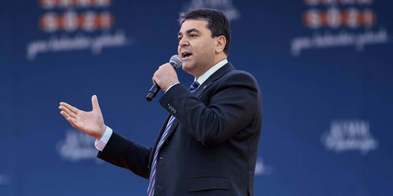 Uysal: Darbeyi sadece apoletliler yapmaz