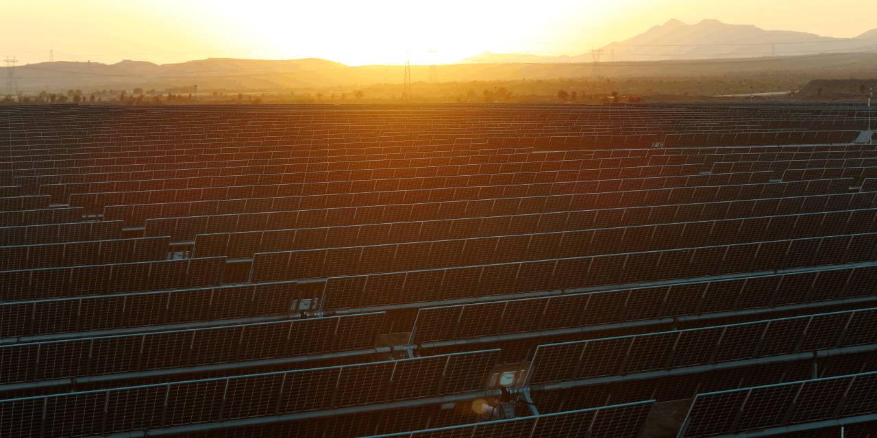Çorak araziye güneş doğdu: Hatay'da yılda 250 milyon kWh elektrik üretecek dev santral