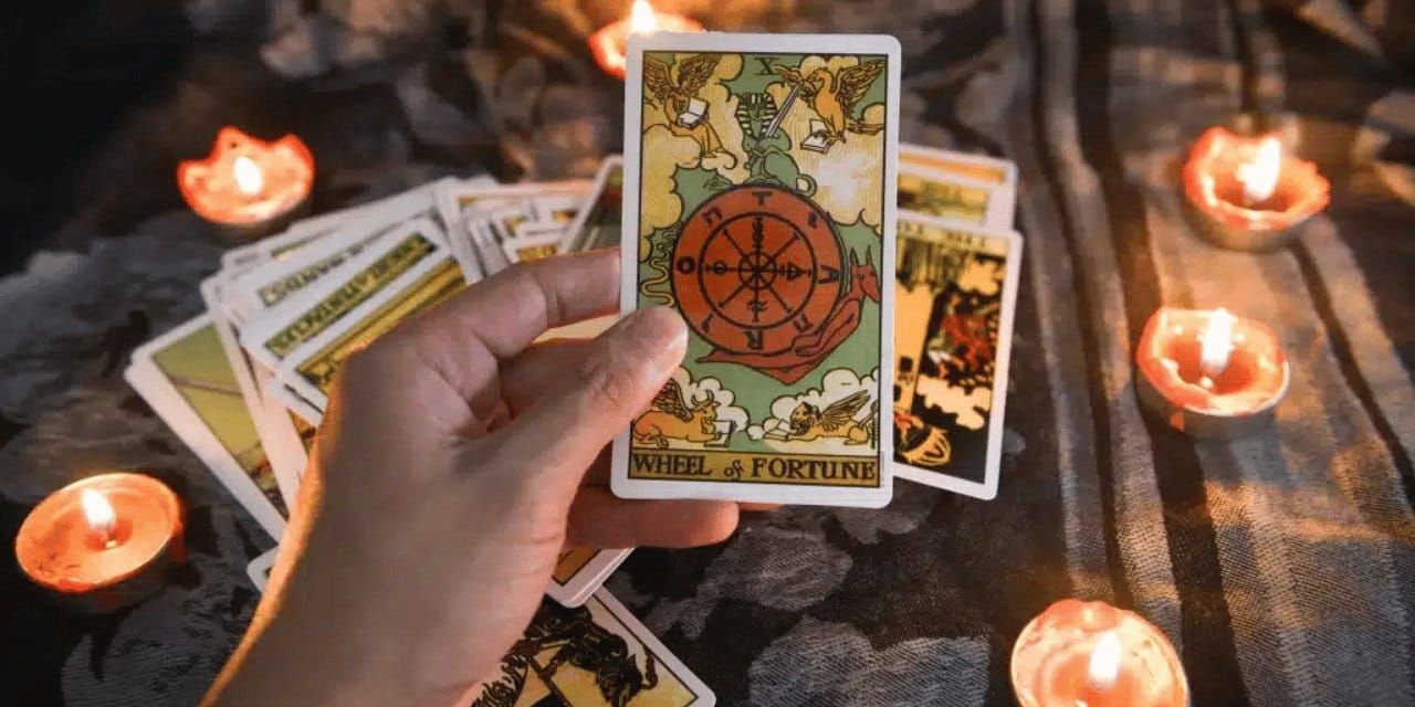 Tarot falı bakan medyuma 863 bin lira para cezası!