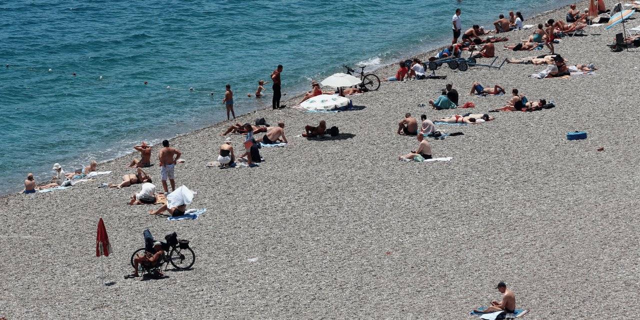 Daha bayram gelmedi ama sahilde yoğunluk başladı
