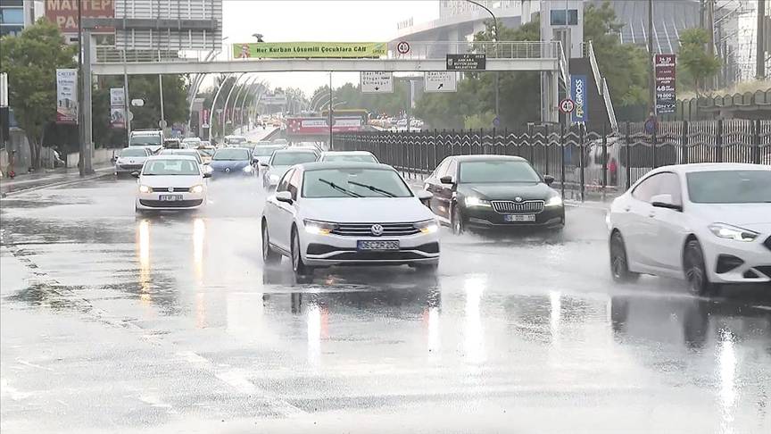 Ankara’da sokaklar göle döndü!