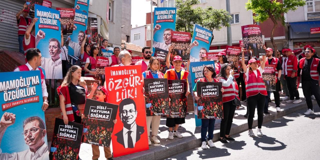 Şişli'de CHP'lilerden İmamoğlu yasağına karşı 'durma eylemi'