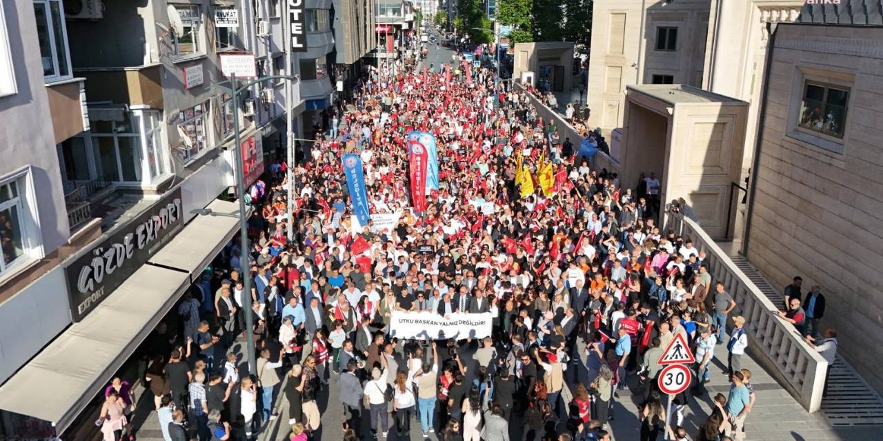 Avcılar’da yurttaşlar başkanlarına sahip çıktı!