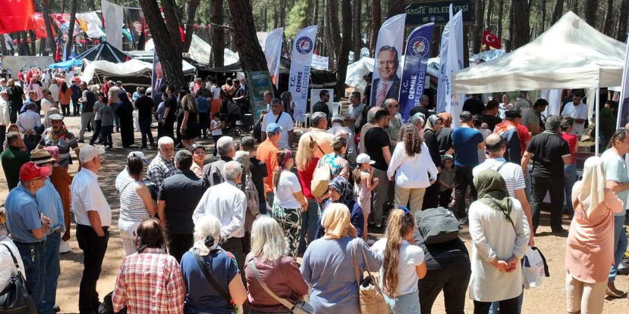 Uluslararası Antalya Yörük Türkmen Festivali'nde Konyaaltı çadırına yoğun ilgi