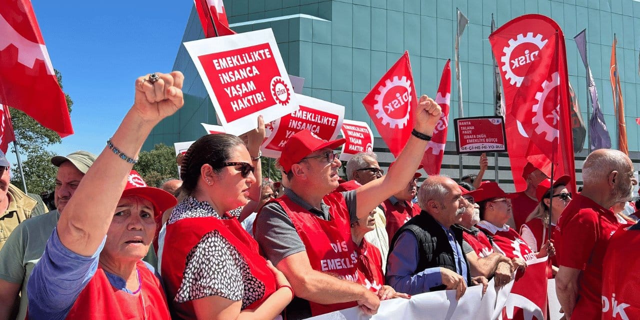 Emekliler, 'Pula döndü' dedi, ikramiyeyi kabul etmedi
