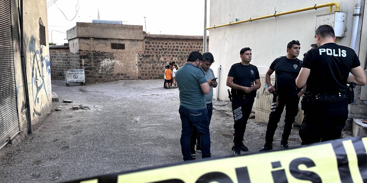 Sokak ortasında yürürken tüfekli saldırıya uğrayan adam öldü