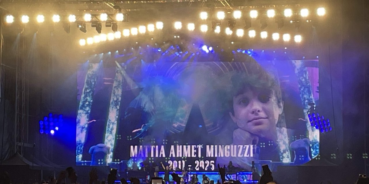 Gun's N' Roses konserinde Ahmet Minguzzi'ye şarkı hediye etti