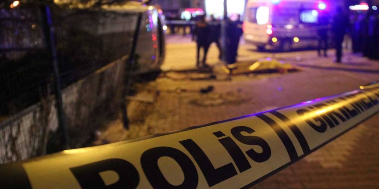 Küçükçekmece'deki evinde ölü bulundu