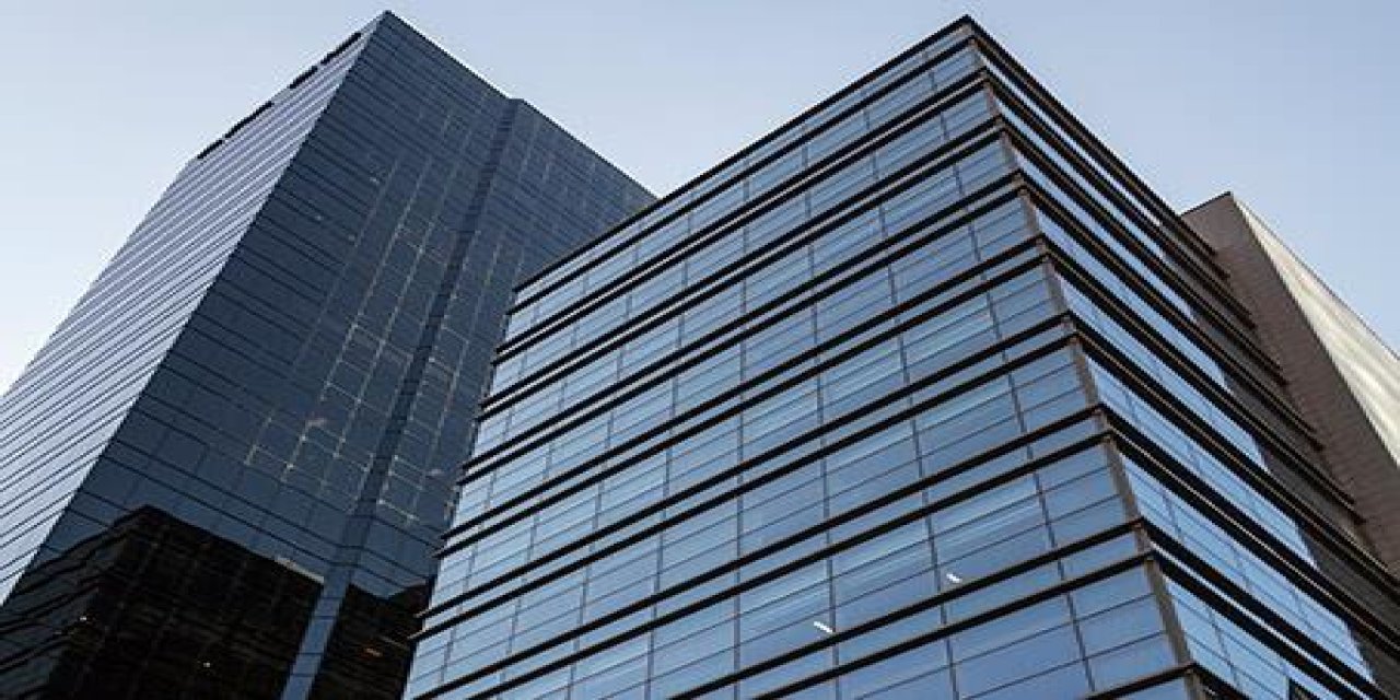 Eczacıbaşı ofis binasını dudak uçuklatan rakama sattı