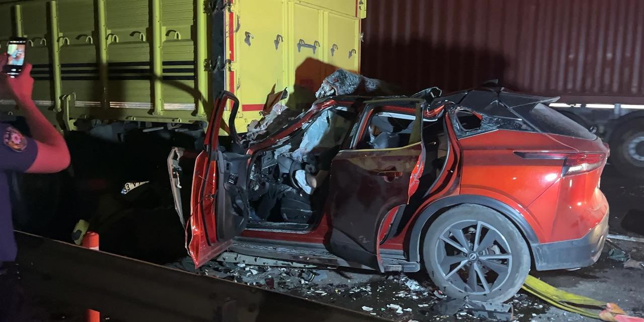 Sakarya’da feci kaza: Kamyona çarpan sürücü hayatını kaybetti