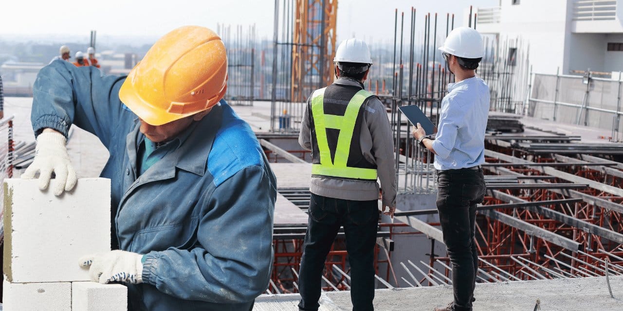 İnşaatta yeni dönem resmen başladı: Belge şartı