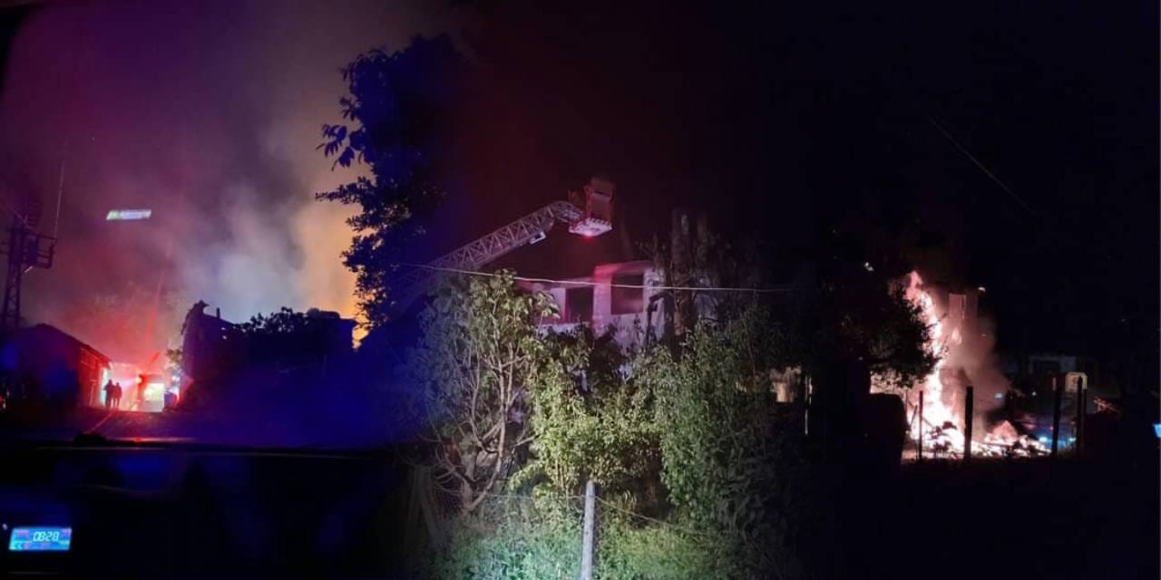 Sakarya’da korkutan yangın: 2 katlı ev kül oldu