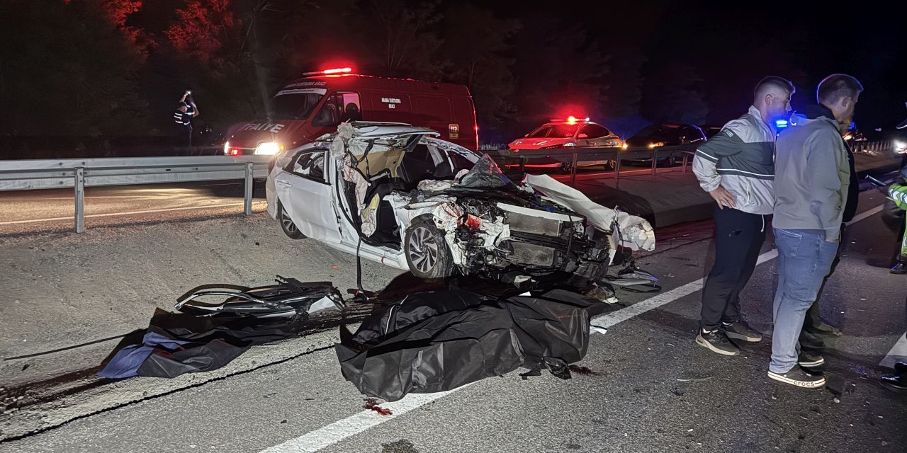 Balıkesir'de feci kaza: 2 ölü, 3 yaralı