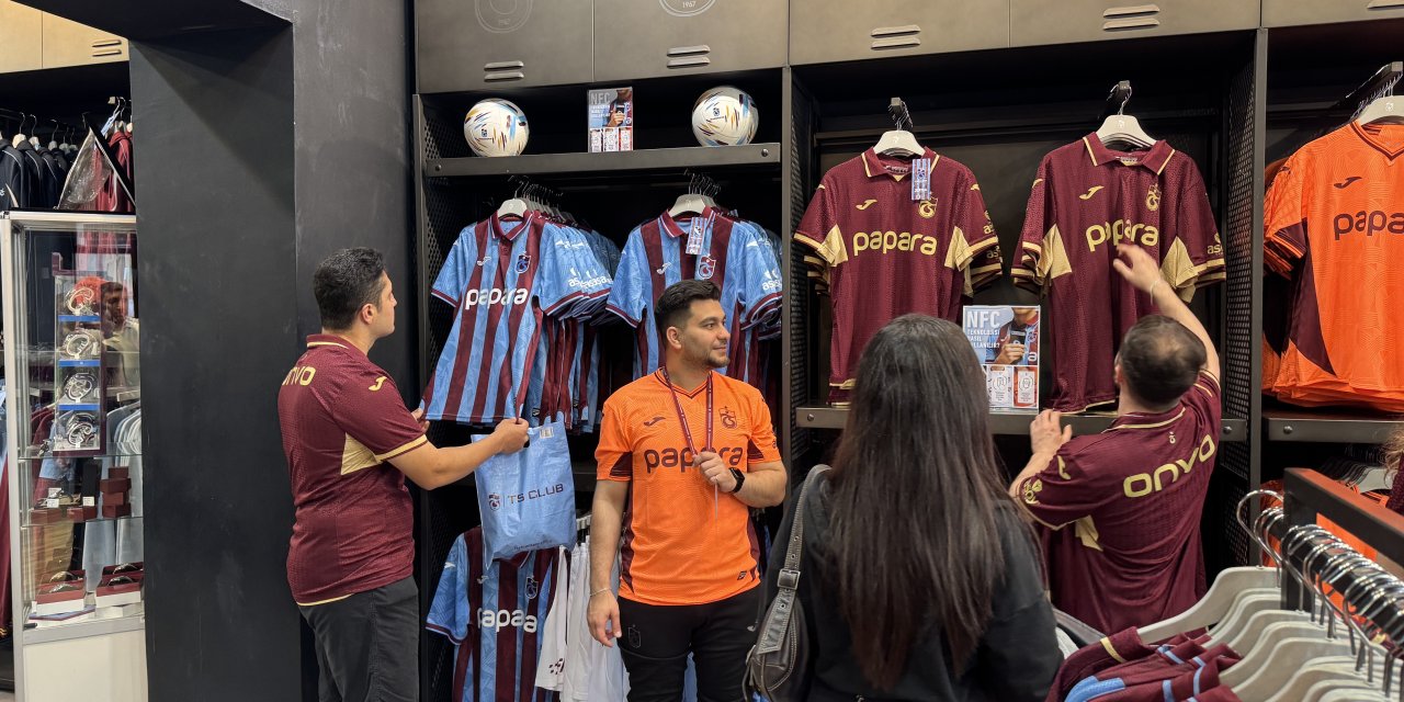 Trabzonspor'un forma tanıtımında Ahmet Minguzzi ve Eren Bülbül sürprizi