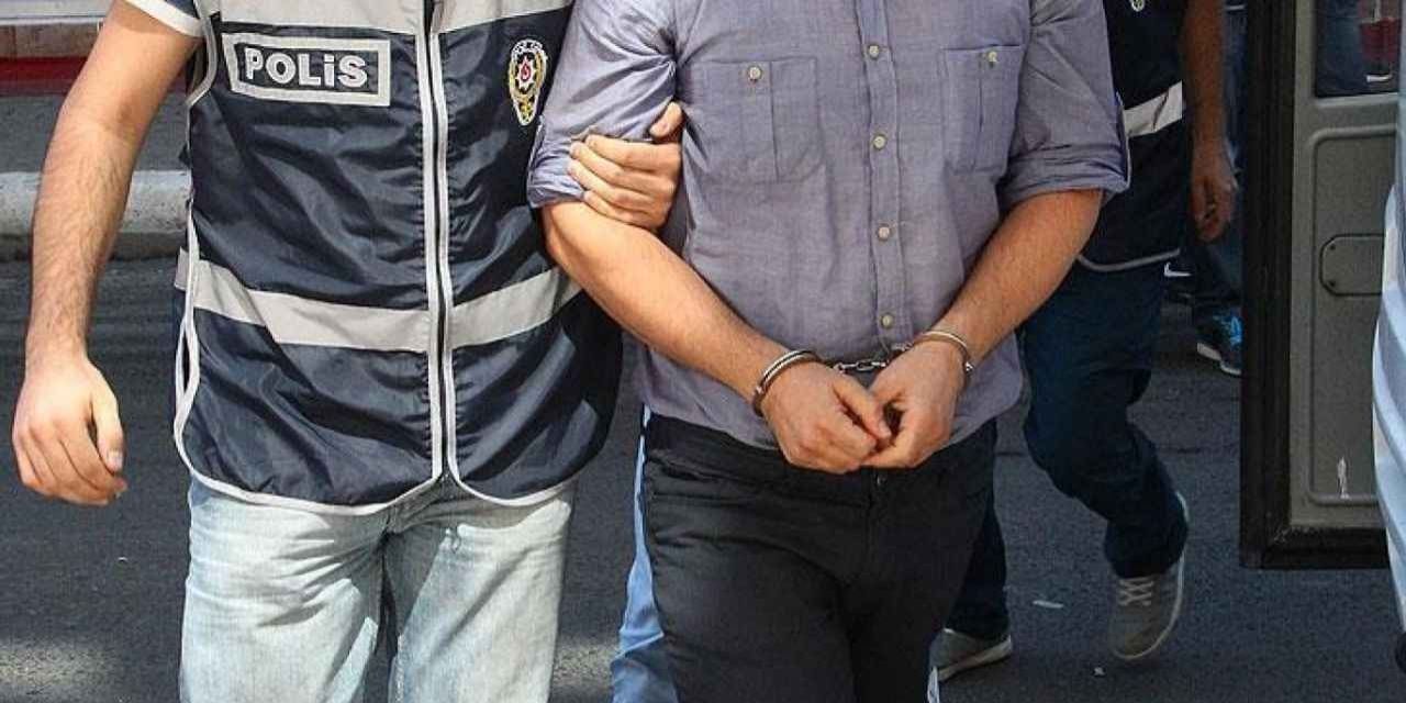 Bıçaklayıp öldürdü telefonunu aldı kaçarken yakalandı