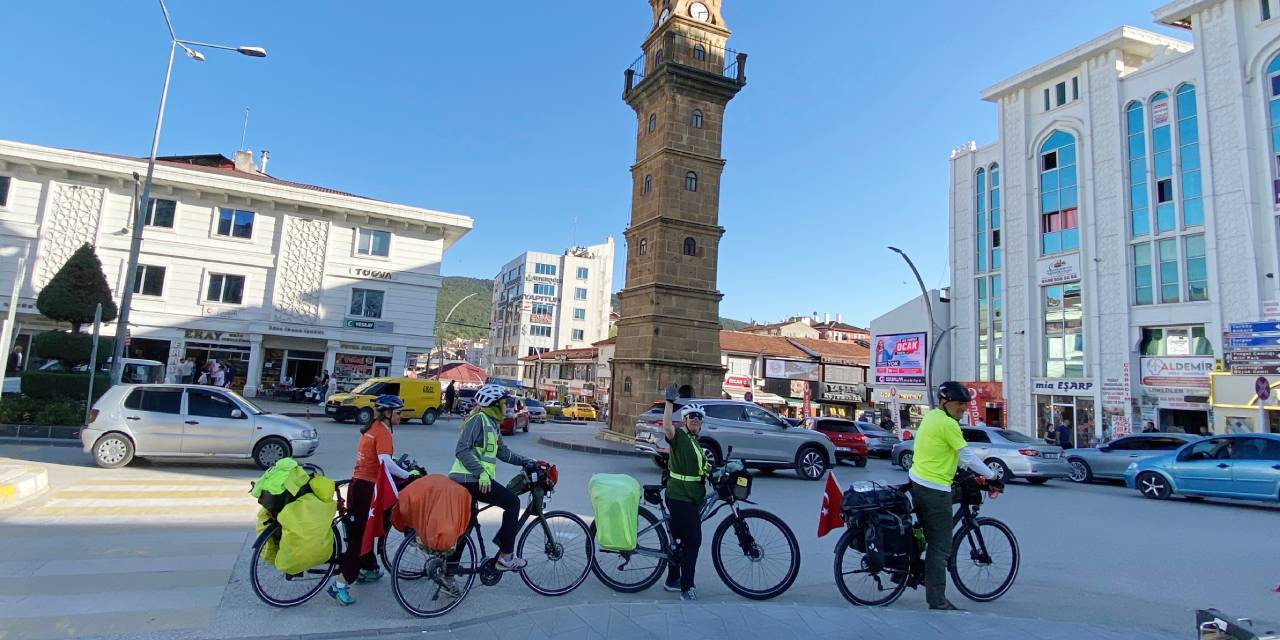Bin kilometrenin üzerinde pedal çevirerek Yozgat’a geldiler