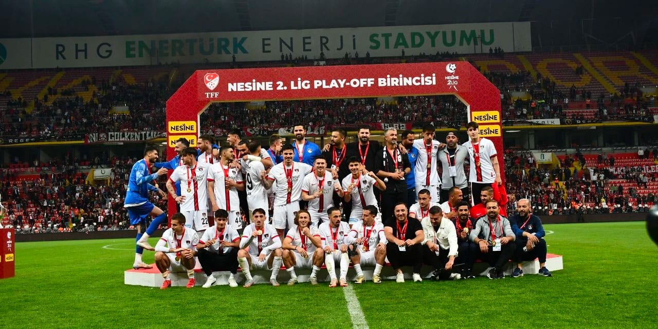 Vanspor'da şampiyonluk sonrası ortalık karıştı