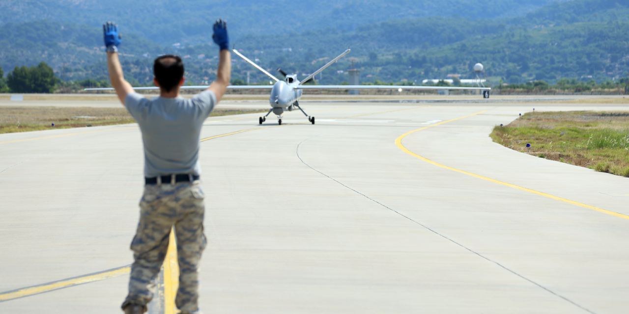 Demir kanatlar bayramda da havadaydı
