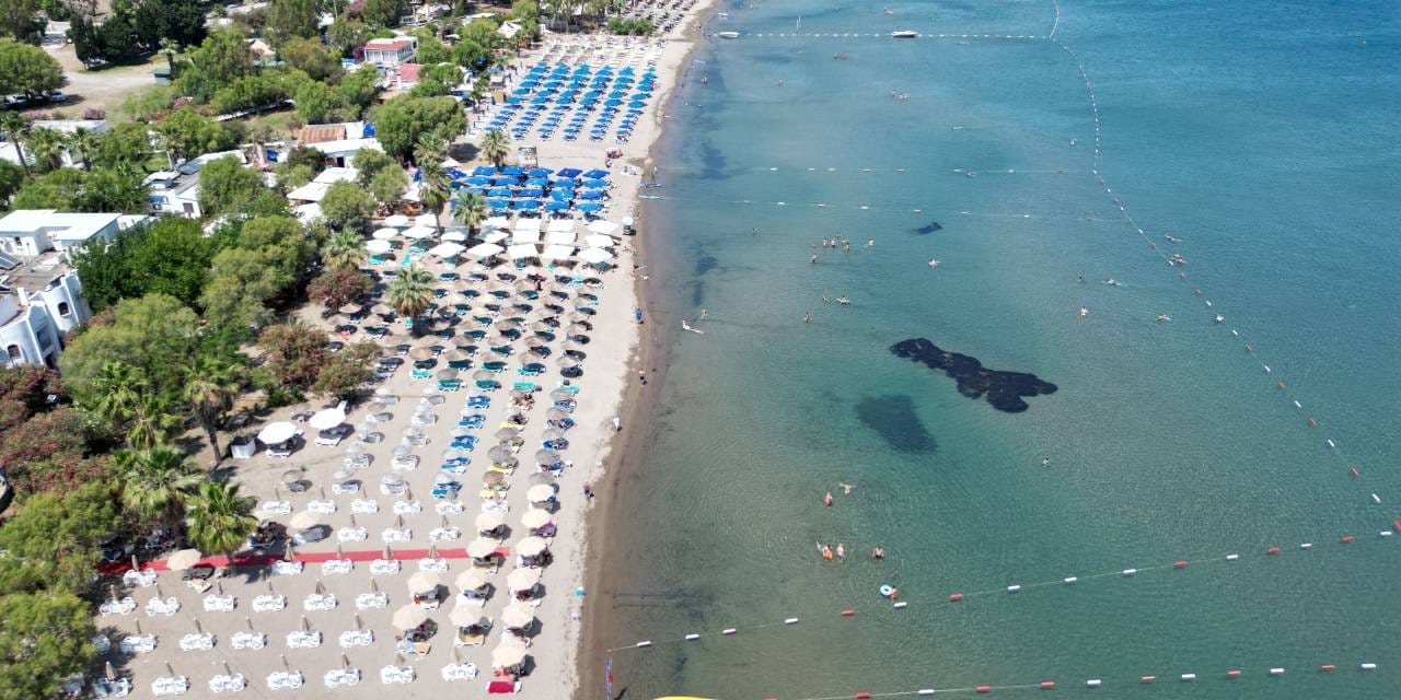 Turistler plajlara akın etti: Cezai işlem uygulandı