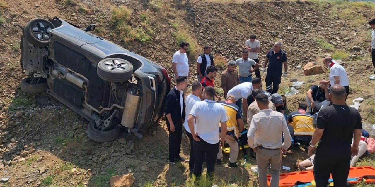 Otomobil şarampole yuvarlandı: 5 kişi yaralandı