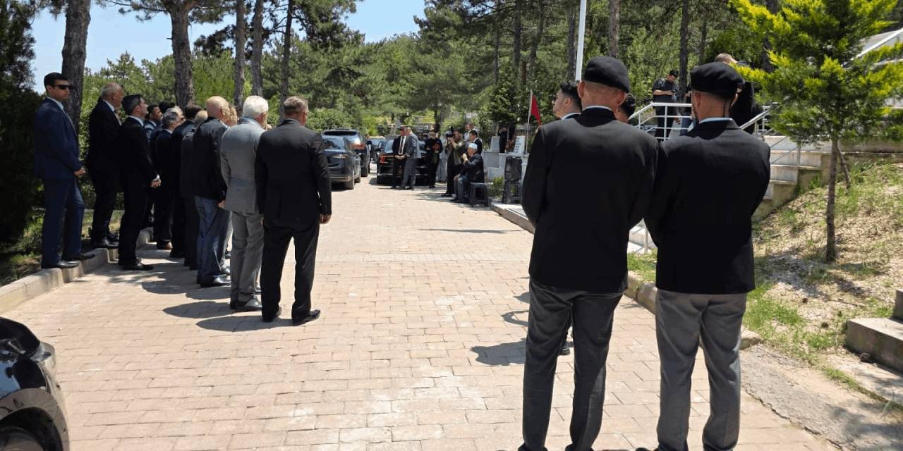 Valiliğin bayram programına şehit ailelerinden protesto