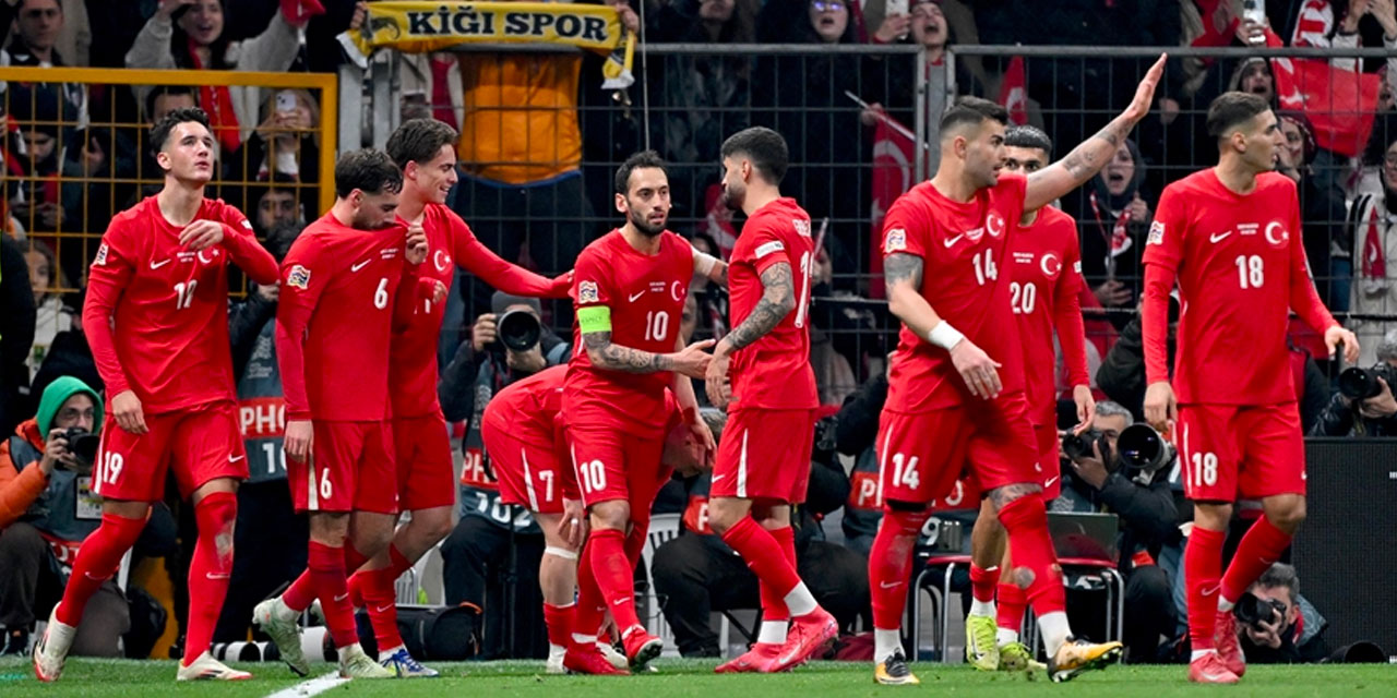 Milli takımın ABD maçı ilk 11'i açıklandı: Montella'dan sürpriz tercihler