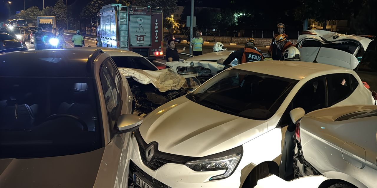 Kütahya'da zincirleme kaza: 6 araç birbirine girdi