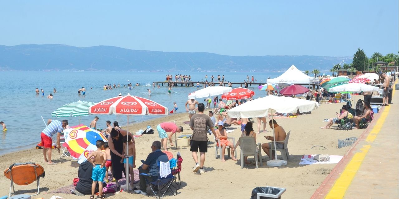 Bayramda Kocaeli’nin mavi bayraklı plajları dolup taştı