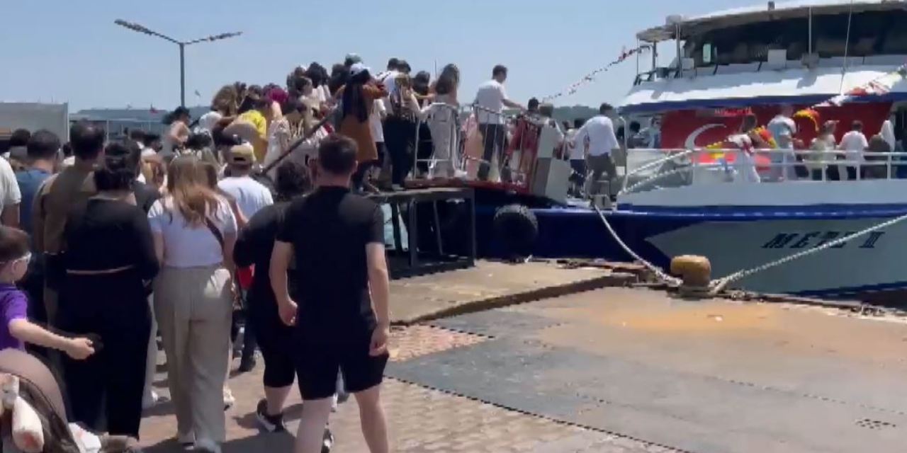 Beşiktaş İskelesi’nde bayram çilesi