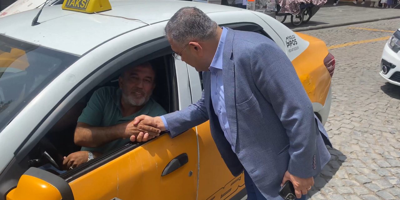 CHP'li Tanrıkulu hâl hatır sordu taksici "50 bin lira ceza yedim" deyip isyan etti