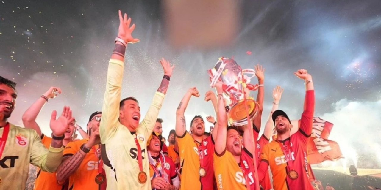 Galatasaray'ın yeni formaları sızdı taraftarlar kızdı: Şaka mı bu?