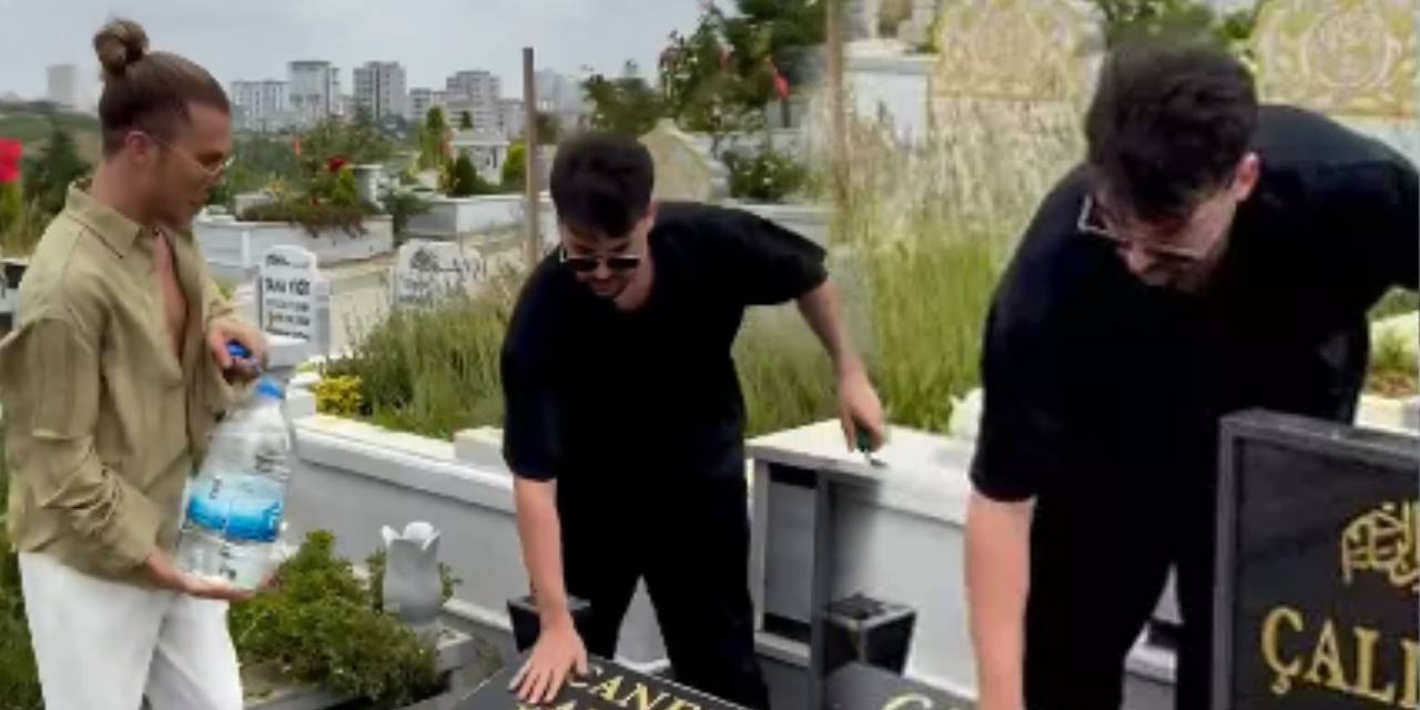 5 yıl geçti Kerimcan Durmaz unutmadı: Mezarını yıkayıp dua etti