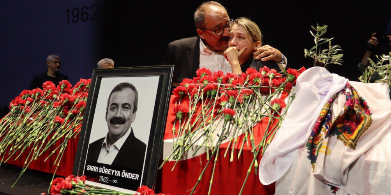 Kızı Ceren, Sırrı Süreyya Önder’in hayatını değiştiren kararı anlattı