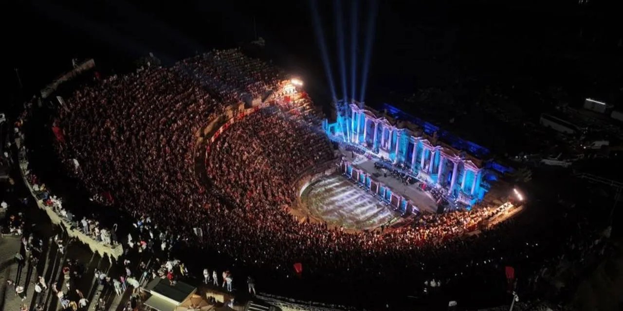 CHP'den sanatçılara 'konser yasağı' iddiasına sert tepki: Bu yasağın gerekçesi nedir?