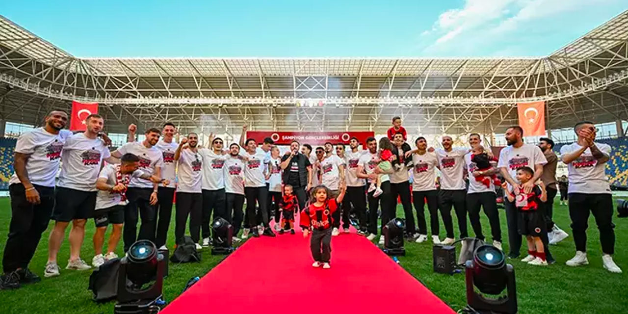 Süper Lig'in 102 yıllık kulübü adını değiştirmeye kalktı: Ortalık karıştı