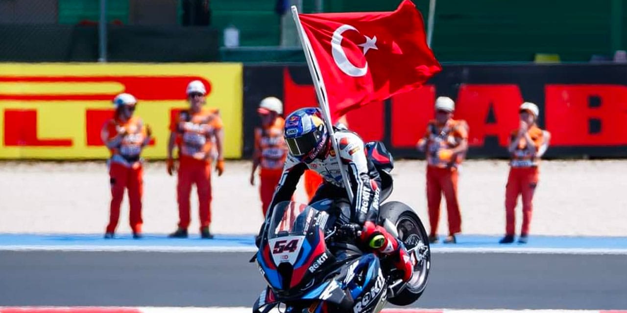 Toprak Razgatlıoğlu tarihe geçiyor