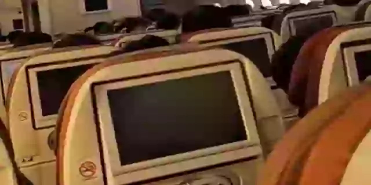 Air India yolcusu uçuştan önce  çektiği videoda "hiçbir şeyin çalışmadığını" iddia etti