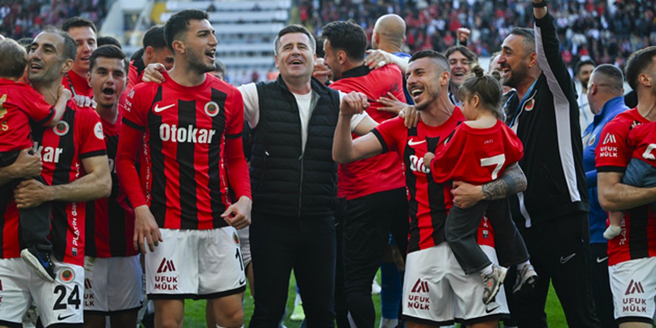 Süper Lig'e çıktılar: Görevi bıraktı