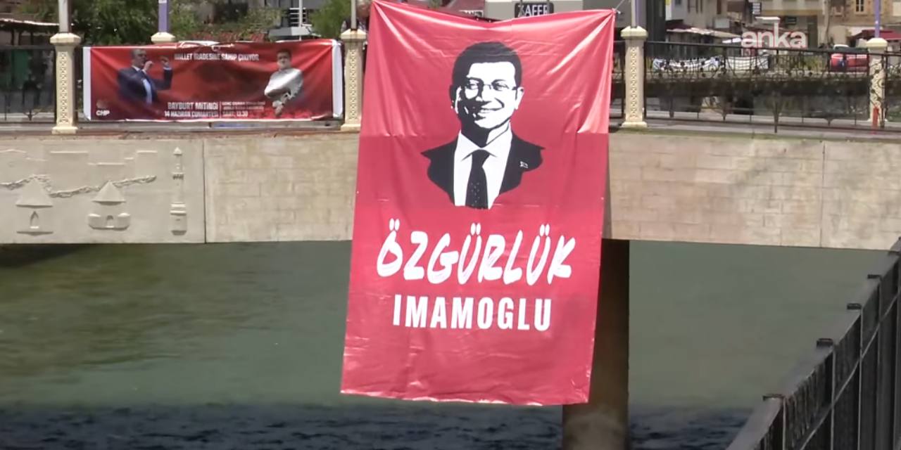 Bayburt'un kalbinin attığı yere asıldı: İmamoğlu'na Özgürlük
