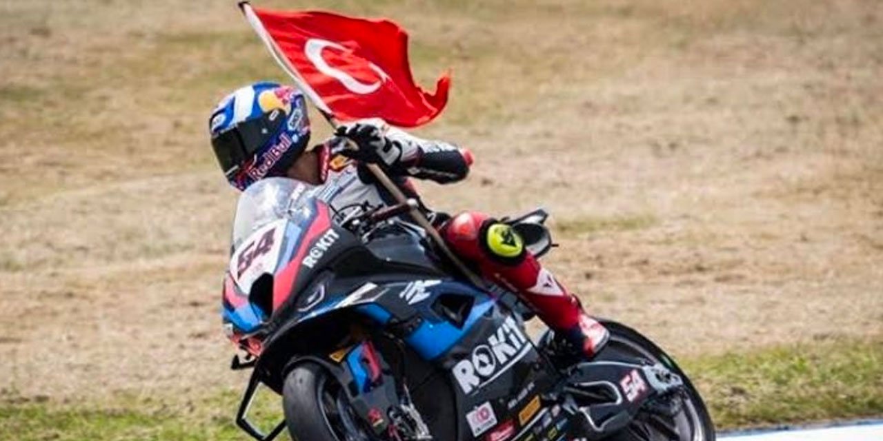 Toprak Razgatlıoğlu tarih yazdı: Zirveye çıktı