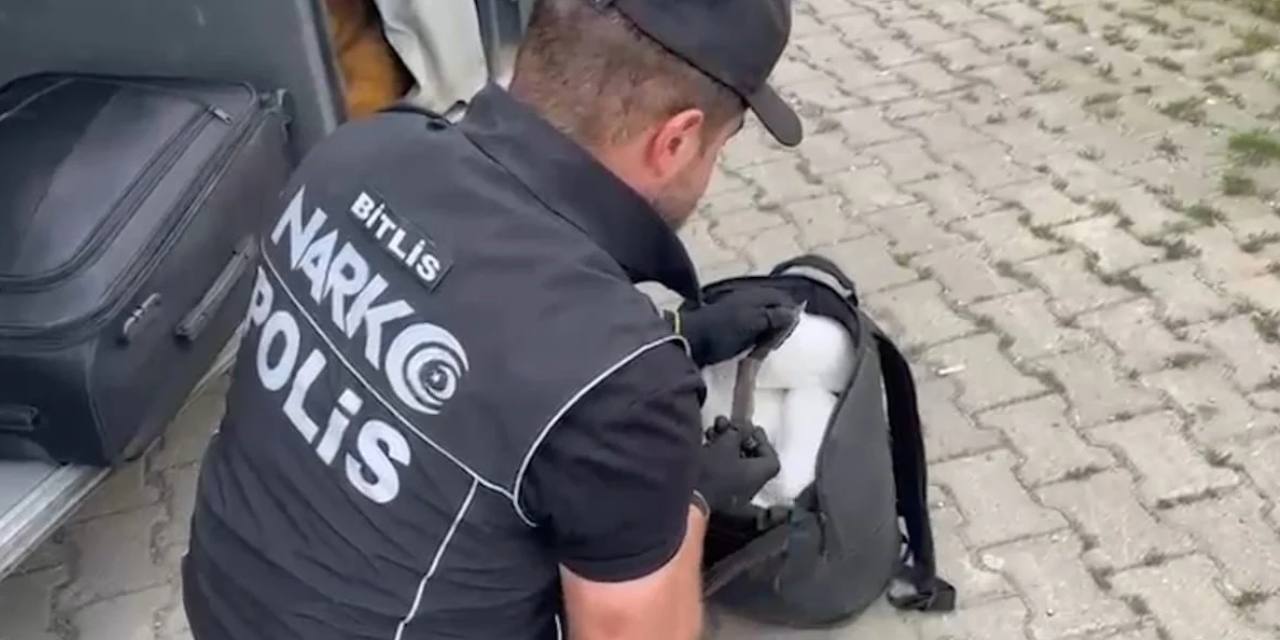 Otobüsteki valizde 13 kilo uyuşturucu çıktı