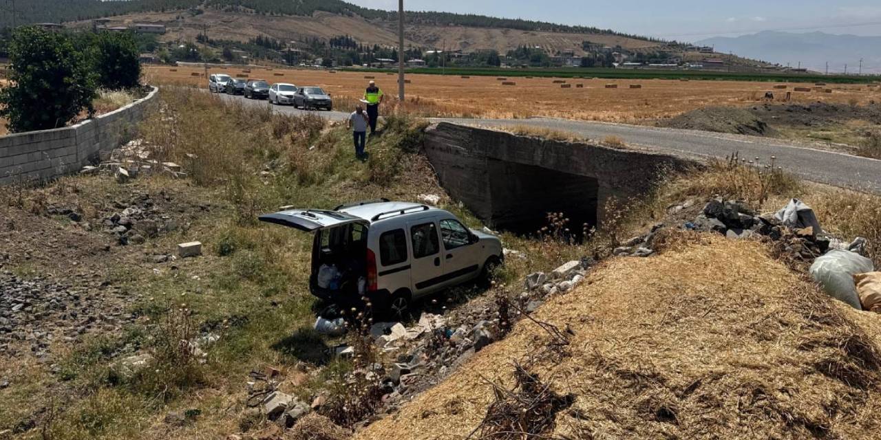 Köprüden aşağıya düşen araçtaki 6 kişi yaralandı