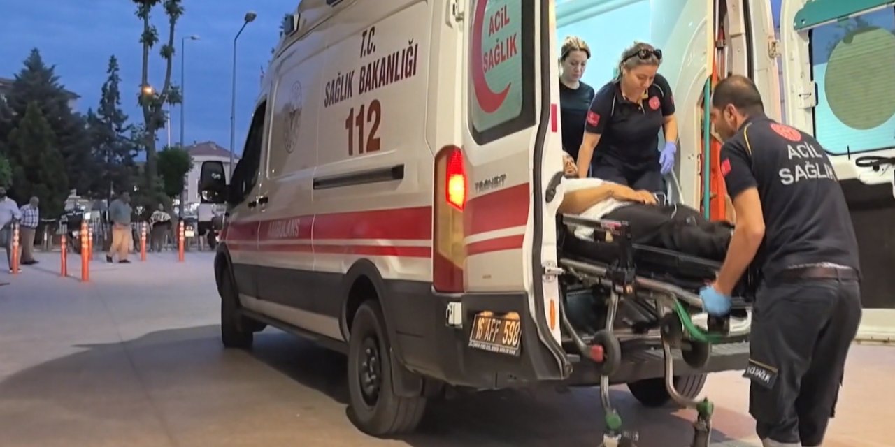Şaka yapan arkadaşını bıçakladı
