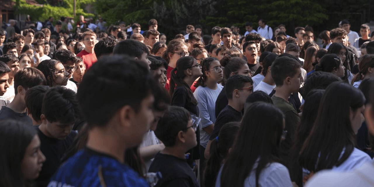 Kimliği unutan öğrenci makam aracıyla sınava ulaştırıldı