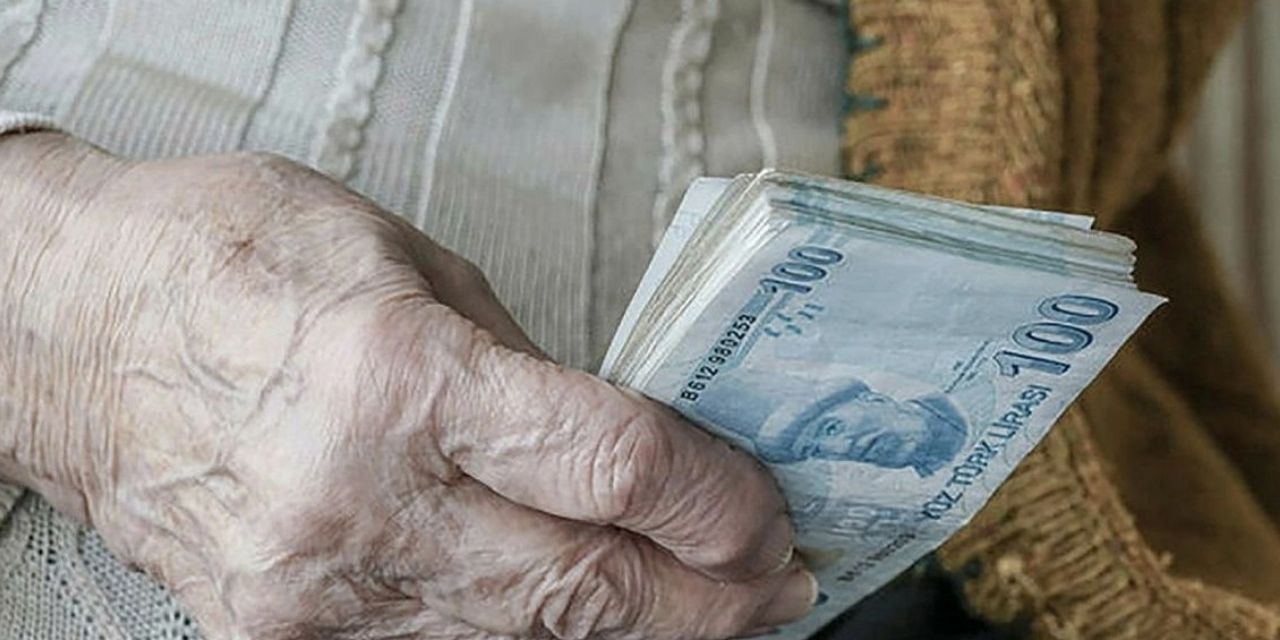 TÜED: En düşük emekli maaşı asgari ücret seviyesine çıkarılmalı