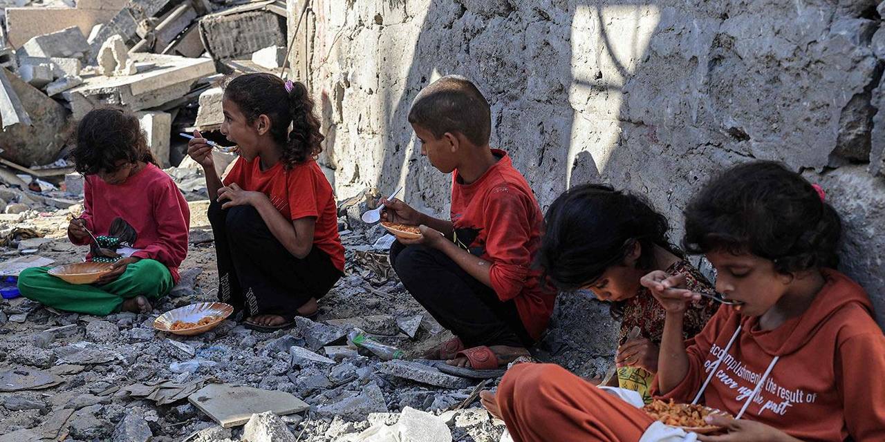 Binlerce kişi "Gazze'yi kurtarın, İsrail'i durdurun" diyerek yürüdü