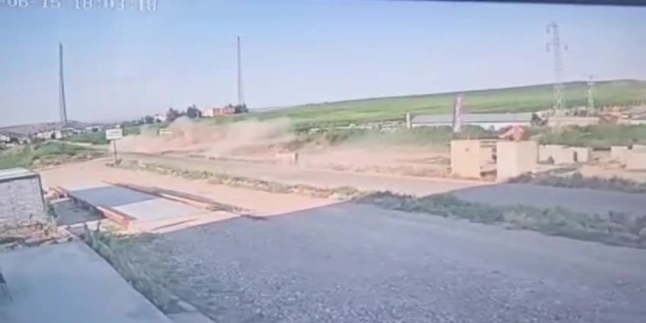 Çocuğun kullandığı araba takla attı: Korkunç anlar kameralara yansıdı