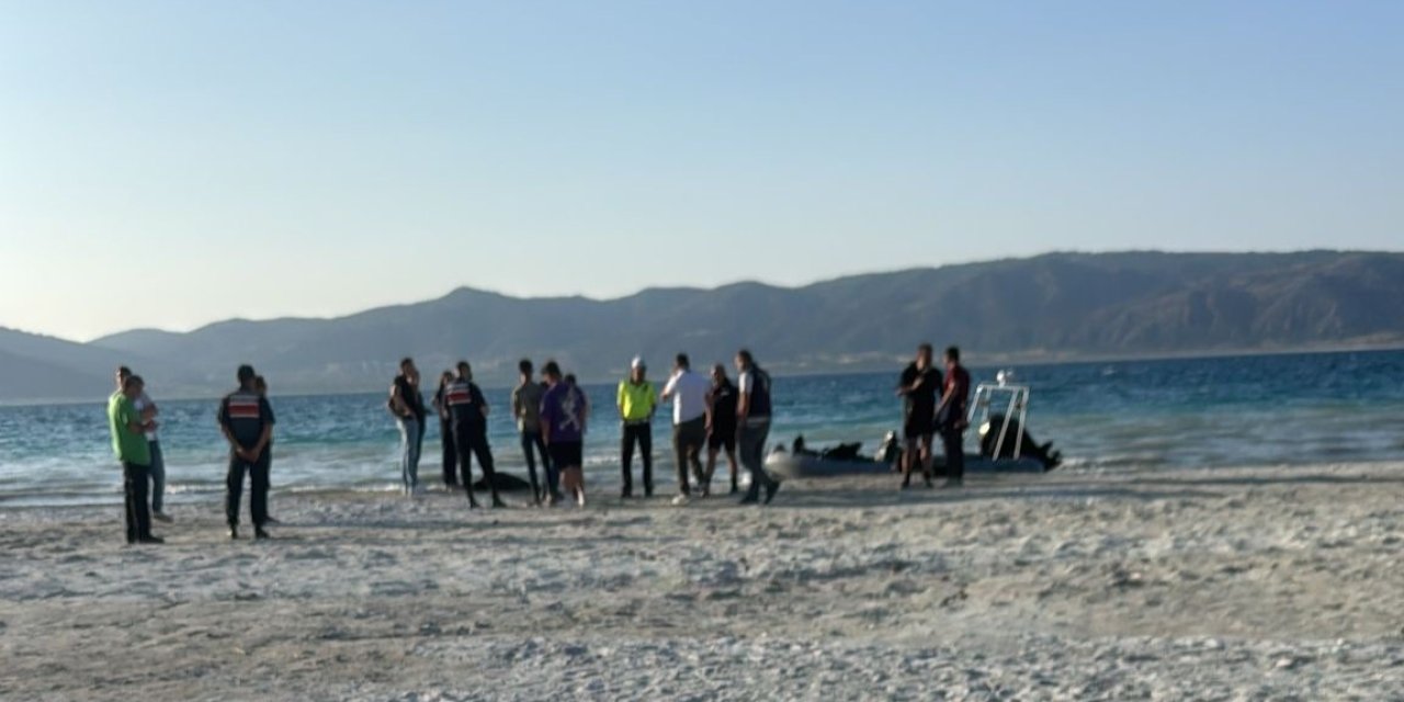 Baba-oğul tatil için geldikleri Salda Gölü'nde boğuldu